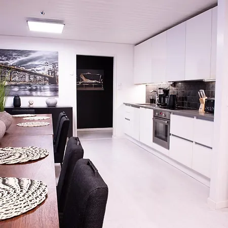 Koivu 100m2 3mh, Rauhallinen Ja Tyylikaes Kaupunkikoti *