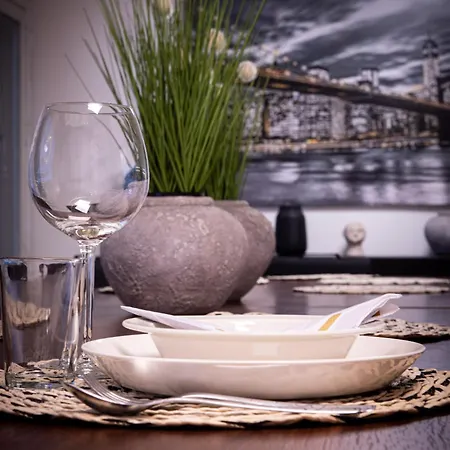 Koivu 100m2 3mh, Rauhallinen Ja Tyylikaes Kaupunkikoti *