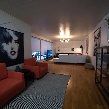 Koivu 100m2 3mh, Rauhallinen Ja Tyylikaes Kaupunkikoti