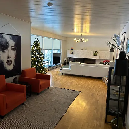 Koivu 100m2 3mh, Rauhallinen Ja Tyylikaes Kaupunkikoti