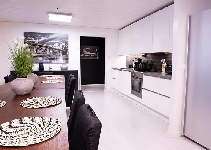 Koivu 100m2 3mh, Rauhallinen Ja Tyylikaes Kaupunkikoti *