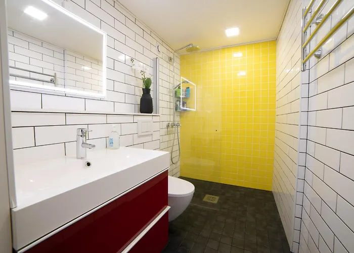 Koivu 100m2 3mh, Rauhallinen Ja Tyylikaes Kaupunkikoti